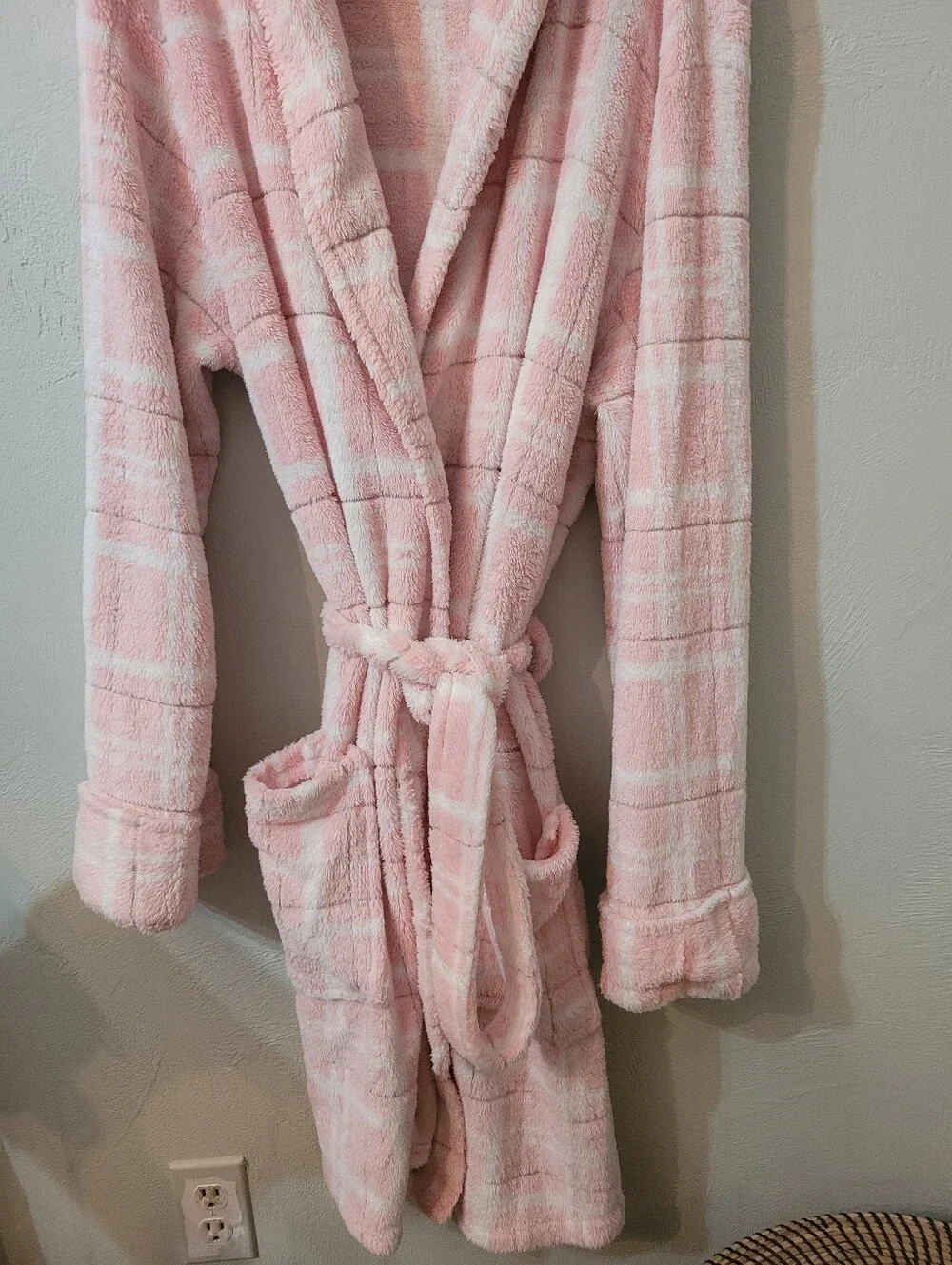 Plush Cozy Pink Plus Size Women's Robe Size 1X!